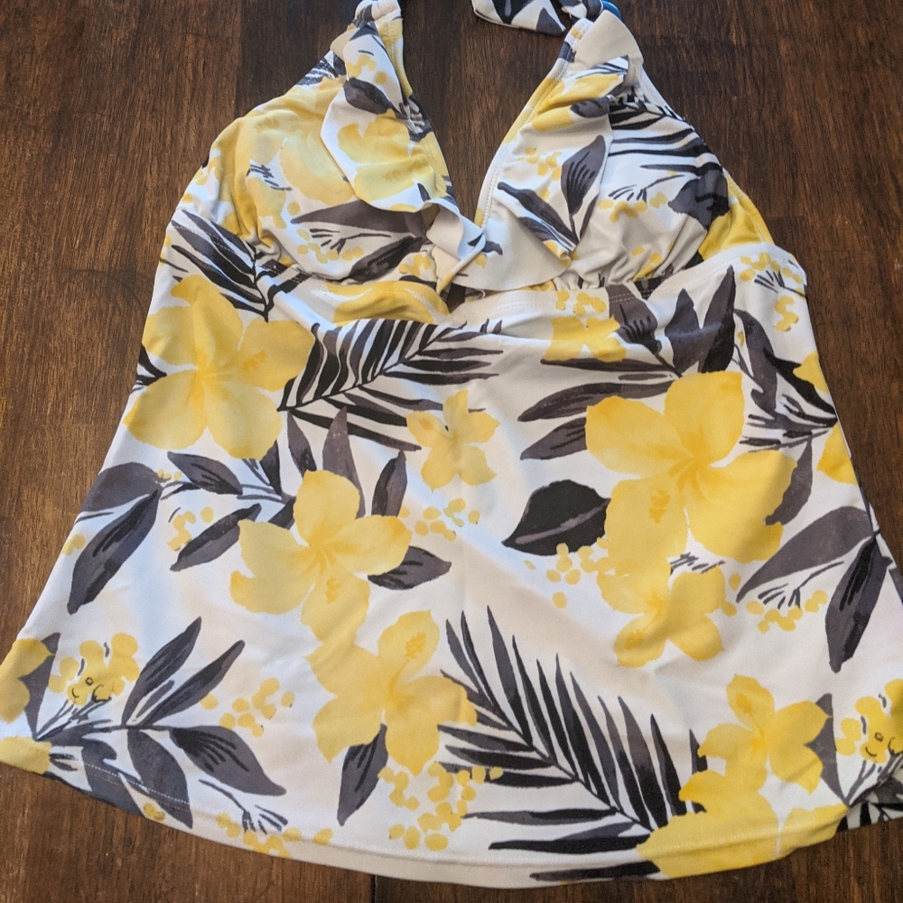 Ladies tankini top size 6